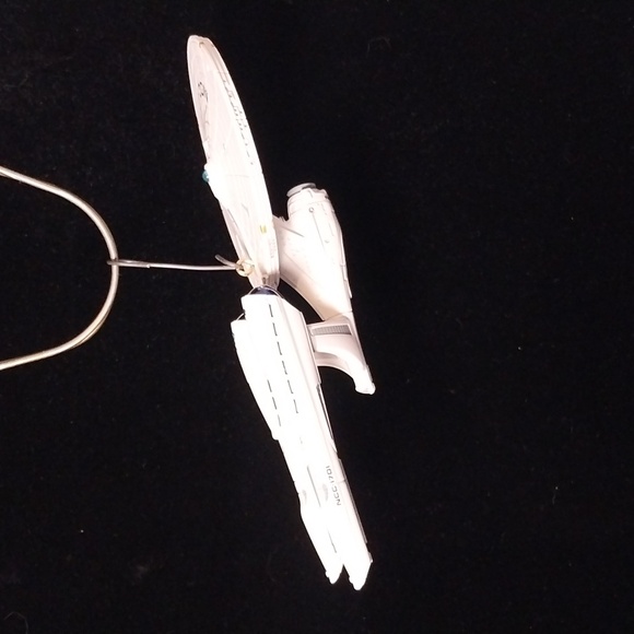 Hallmark magic KEEPSAKE STAR TREK THE MOTION PICTURE U.S.S. ENTERPRISE™ NCC-1701 - Picture 7 of 11